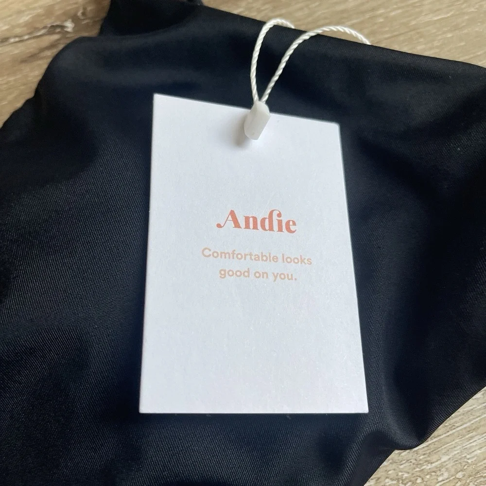 Andie Women's The Symi Adjustable Ruched Bikini Top Smooth Black Large NWT $78